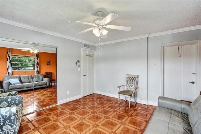 Foto del edificio - 2240 Johnson St