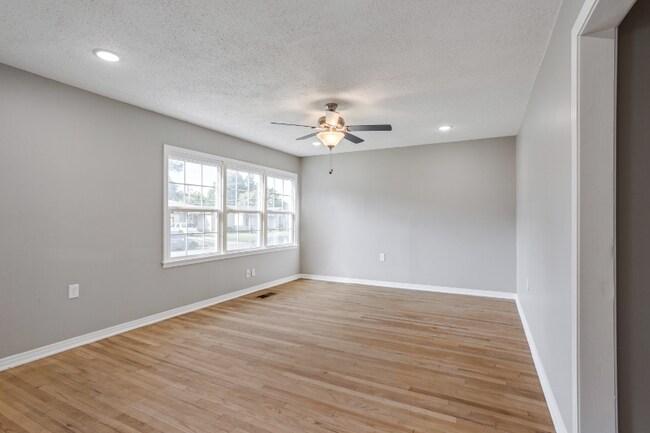 Building Photo - 3409 Leland Ave