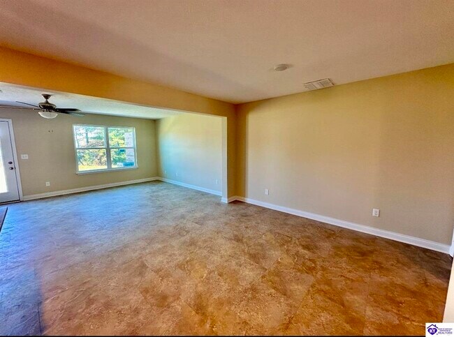 Foto del edificio - 214 Dixon Cir