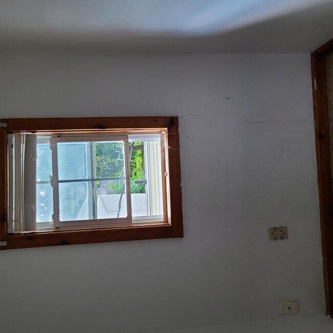 Building Photo - 202 W Butler