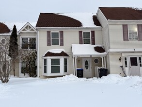 Building Photo - 11 Van Pelt Ct