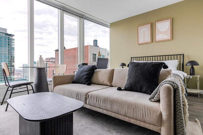 Building Photo - 1000 S Michigan Ave