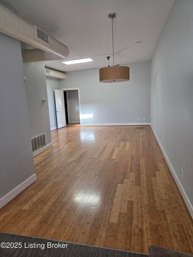 Foto del edificio - 1216 Bardstown Rd