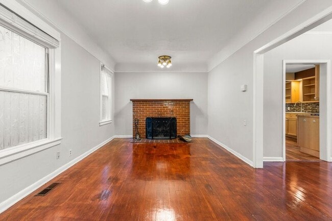 Building Photo - 4927 S Corbett Ave