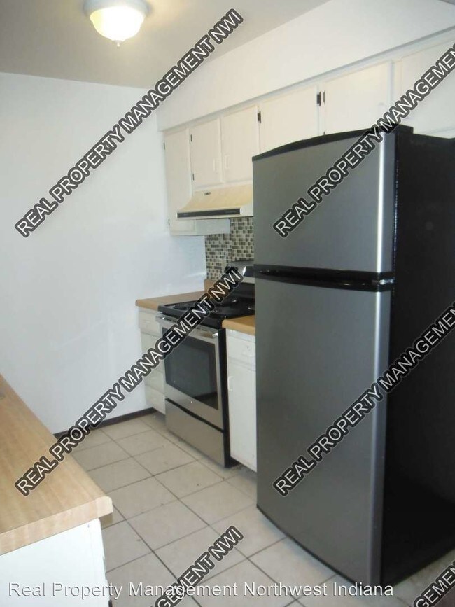 Foto del edificio - 1 br, 1 bath House - 10049 Kennedy Avenue #2D