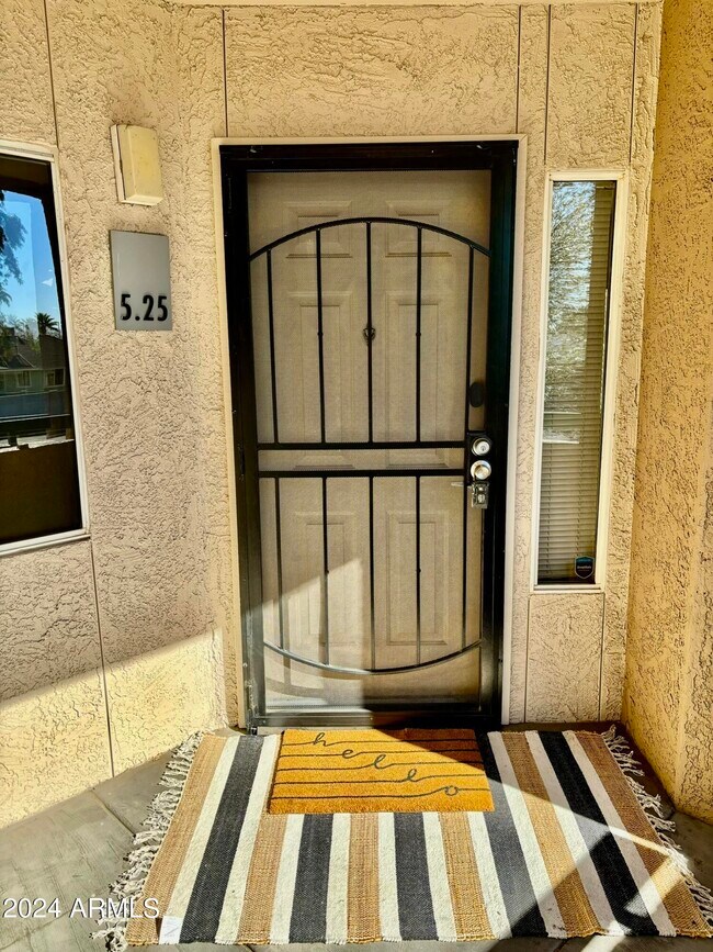 Foto del edificio - 1295 N Ash St