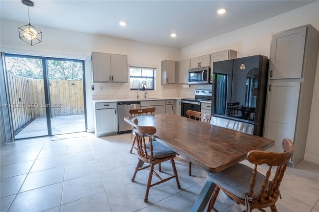 Foto del edificio - 528 NE 1st St