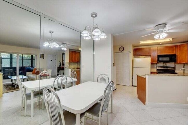 Building Photo - 7539 S Oriole Blvd