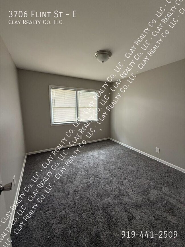 Foto del edificio - 3706 Flint St