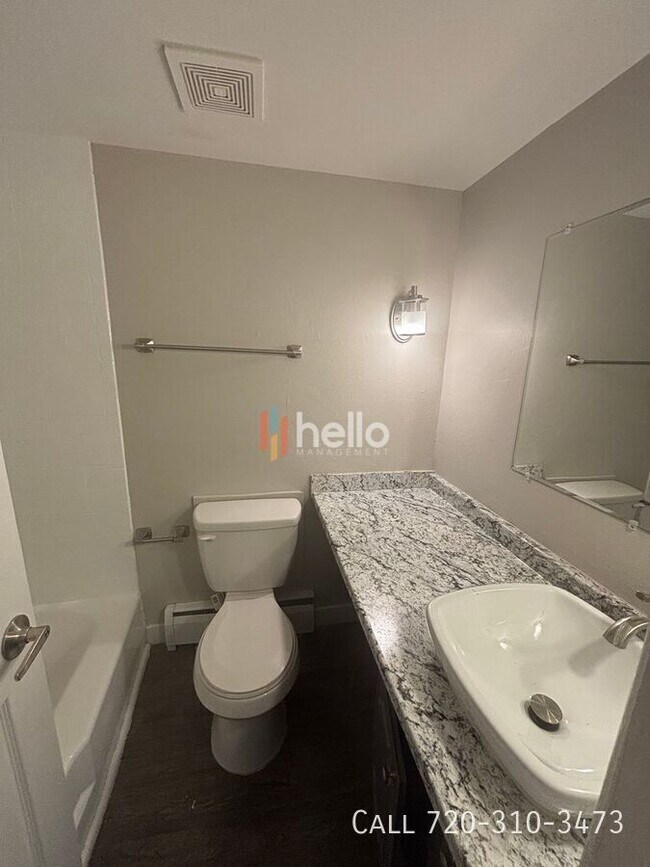 Foto del edificio - 3209 E Fountain Blvd