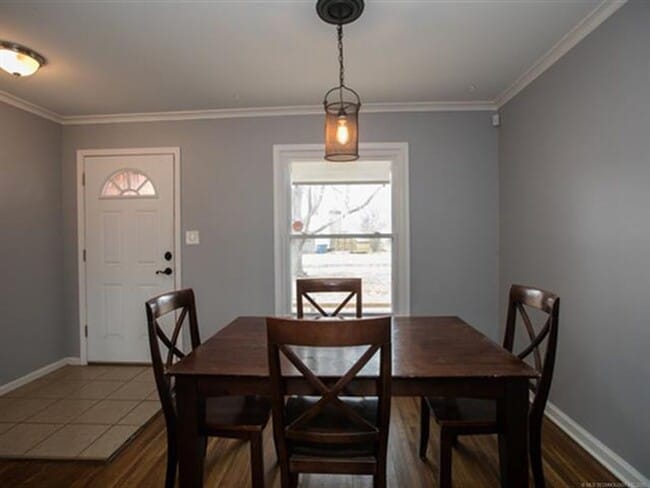 Building Photo - Brookside Bungalow!