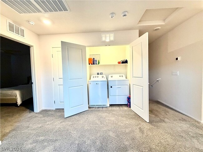 Foto del edificio - 6086 Lily Gdn St