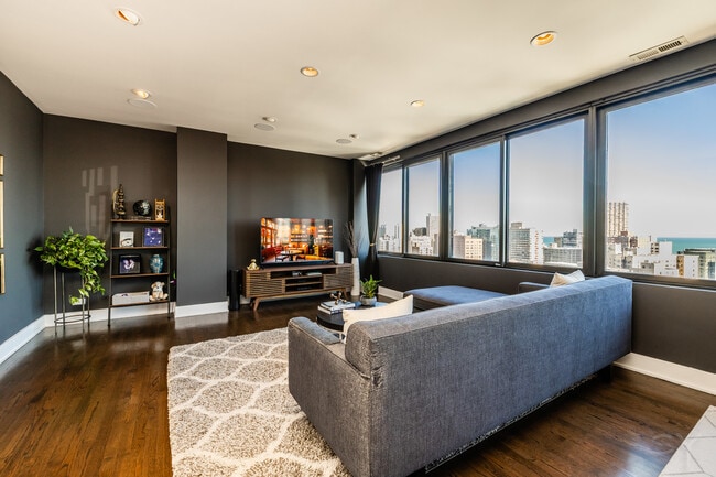 Foto del edificio - 2754 N HAMPDEN Ct