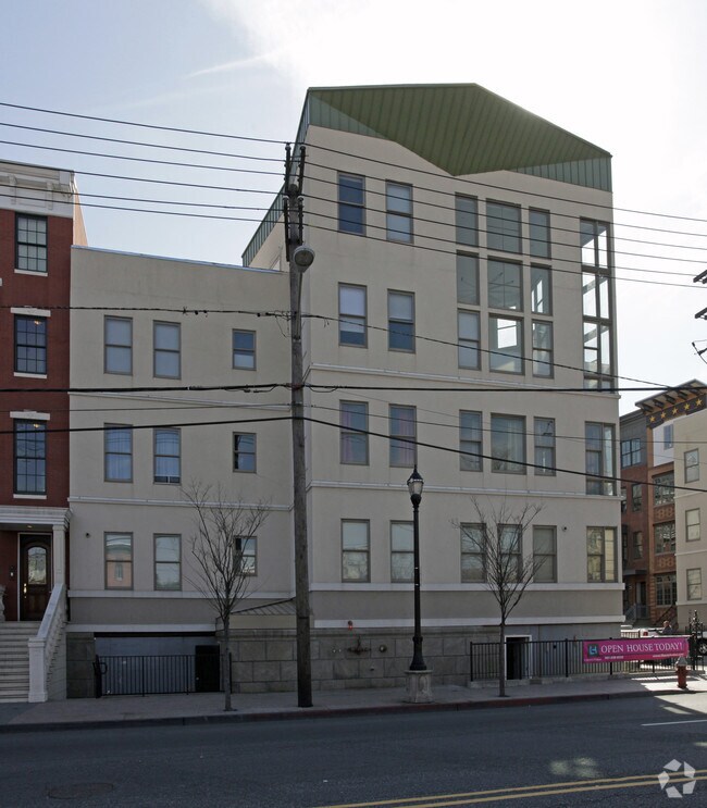 Foto principal - 277 Grand St