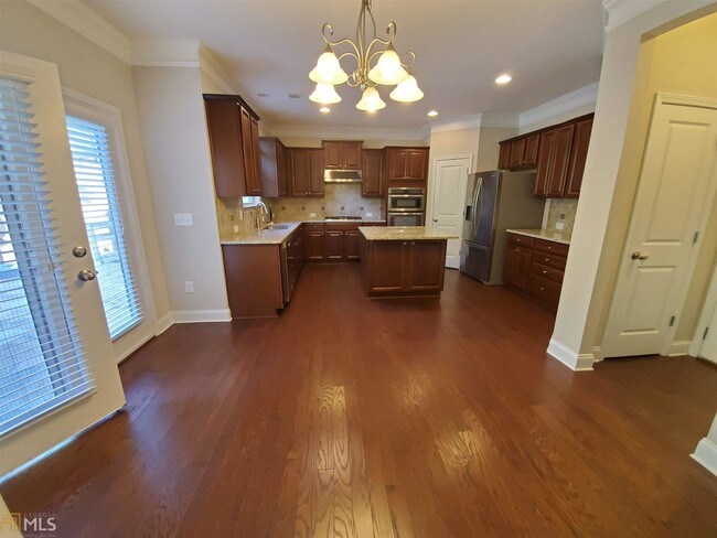 Building Photo - 2860 Apremont Dr