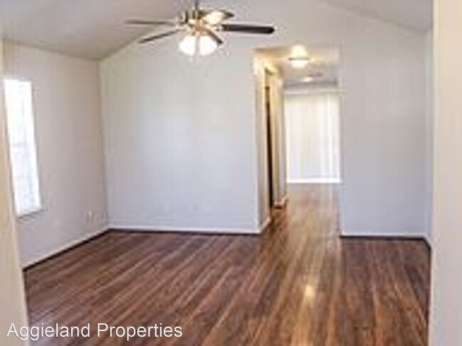 Foto del edificio - 3 br, 1.5 bath House - 3206 Chapel Ct
