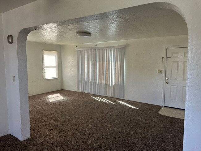 Building Photo - 1803 N 11th Ave