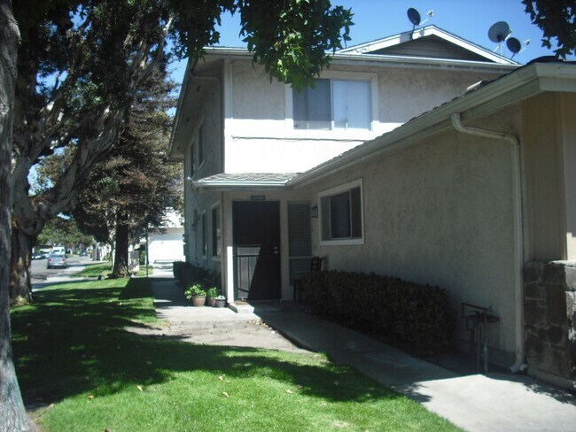 Building Photo - 2646 Tiller Ave