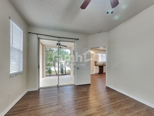 Building Photo - 18212 Hollyhills Way