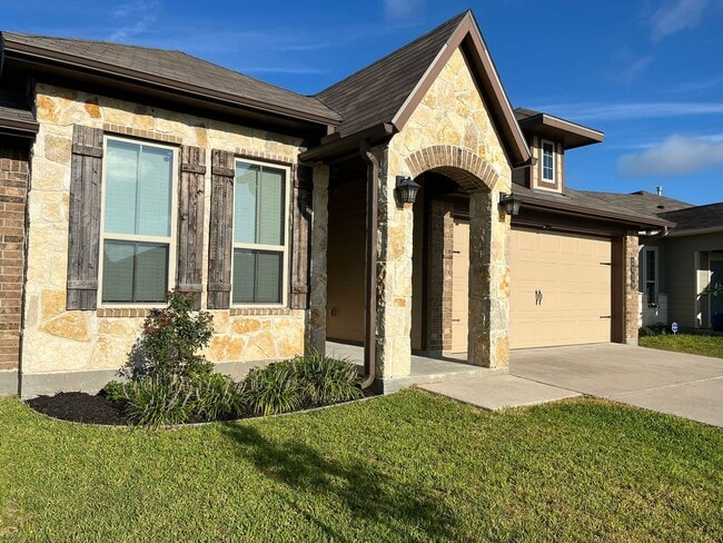 Building Photo - Beautiful 3 bed/2 bath home in great location