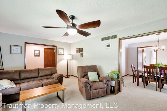 Building Photo - 4 br, 2.5 bath House - 2105 Gunn Dr.