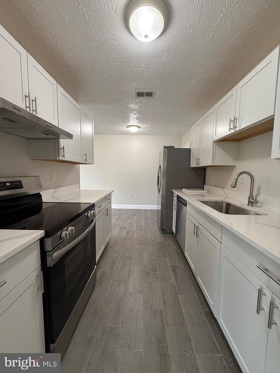 Foto del edificio - 3295 Jesmond Ct