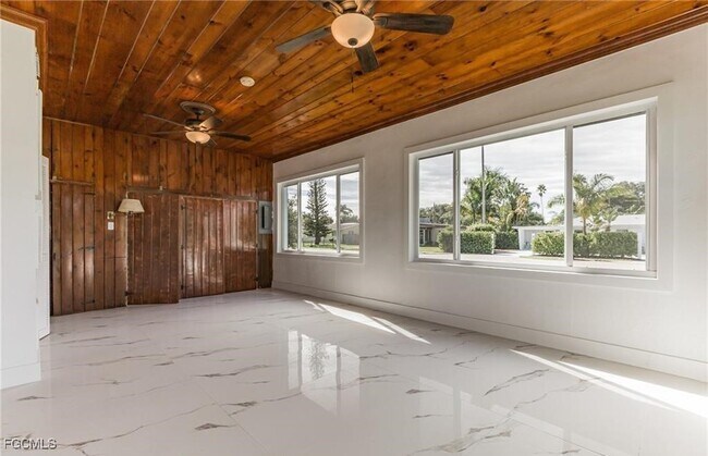 Foto del edificio - 3855 Princeton St