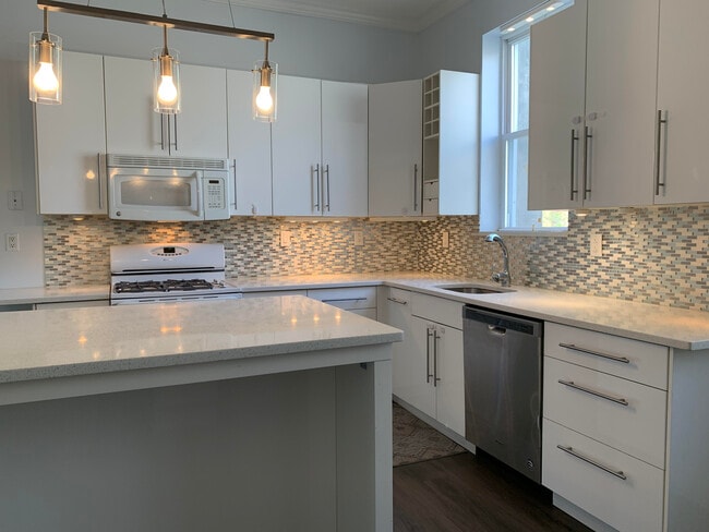 Kitchen - 514 23rd St