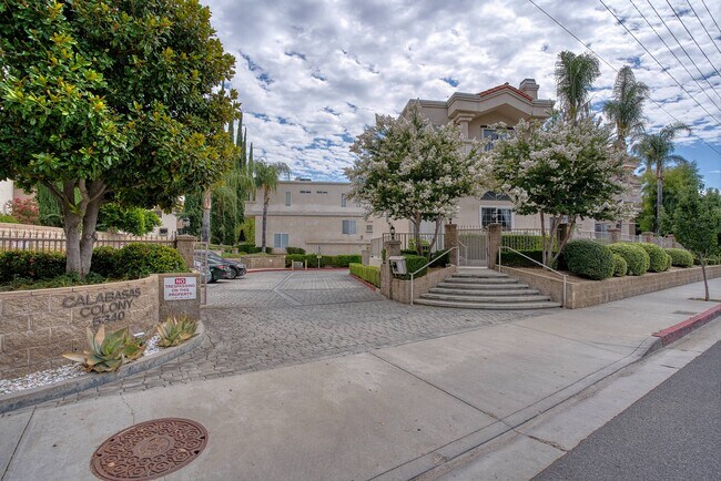 Foto del edificio - 5340 Las Virgenes Rd