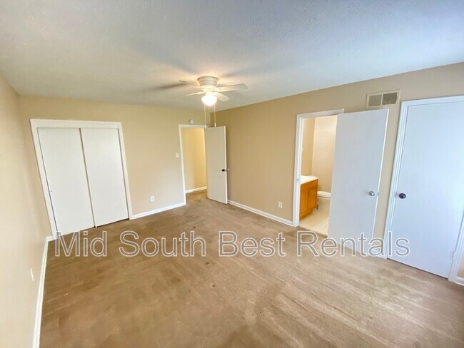 Building Photo - 4146 Forest View Dr