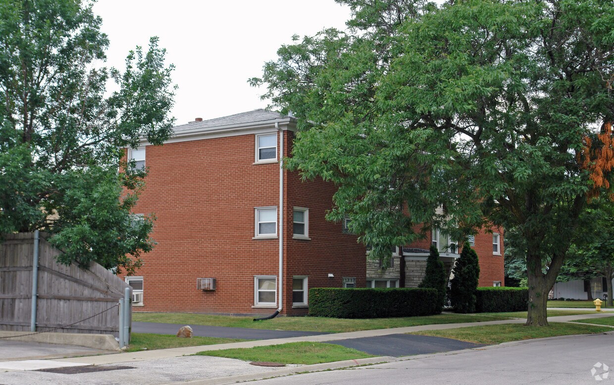 Building Photo - 5801 Rose Ave