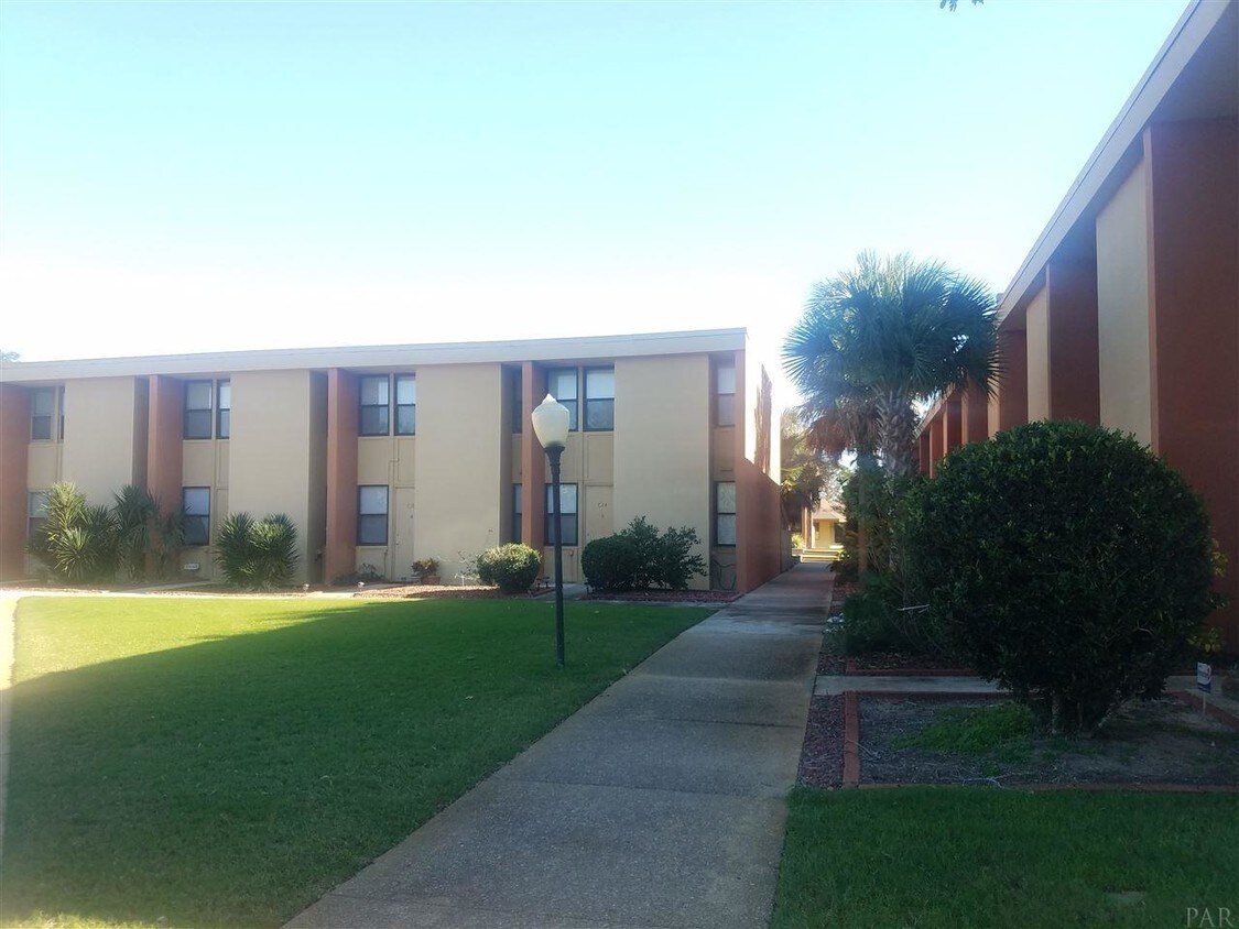 Primary Photo - 201 Pensacola Beach Rd