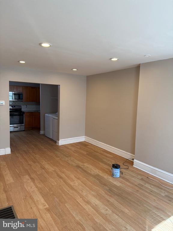 Foto del edificio - 5303 Westminster Ave