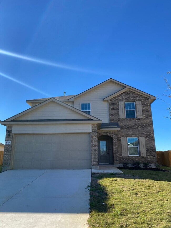 Building Photo - $350 OFF FIRST MONTH'S RENT IF MOVED IN BY...