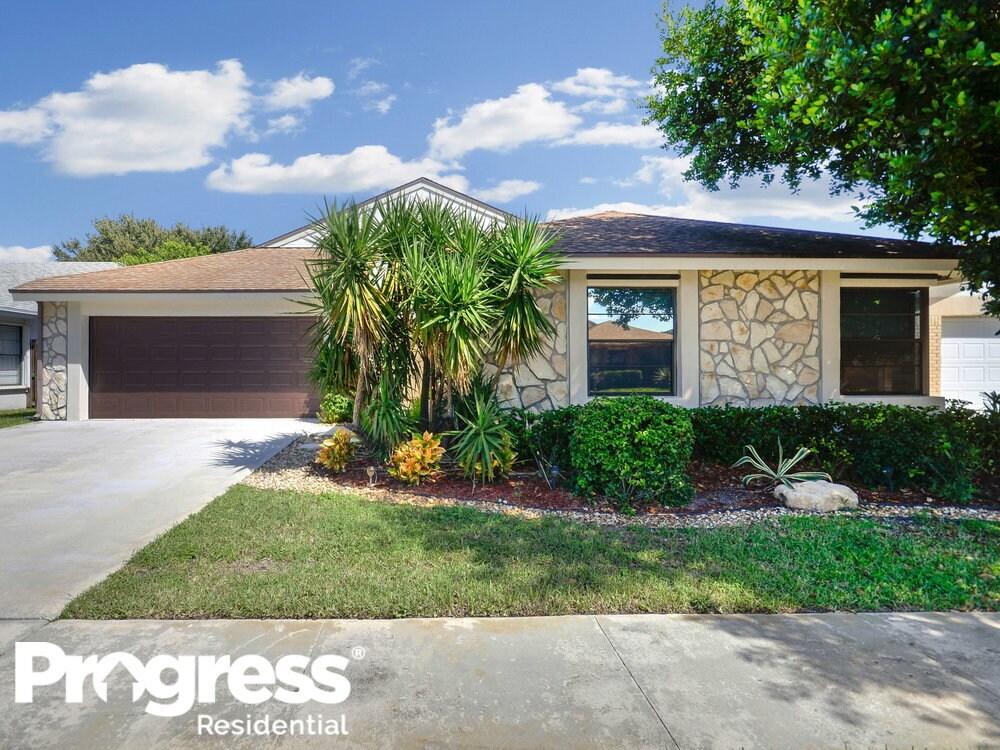 Foto principal - 21020 Woodspring Ave