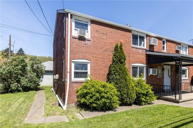 Foto del edificio - 6812 Grand Ave