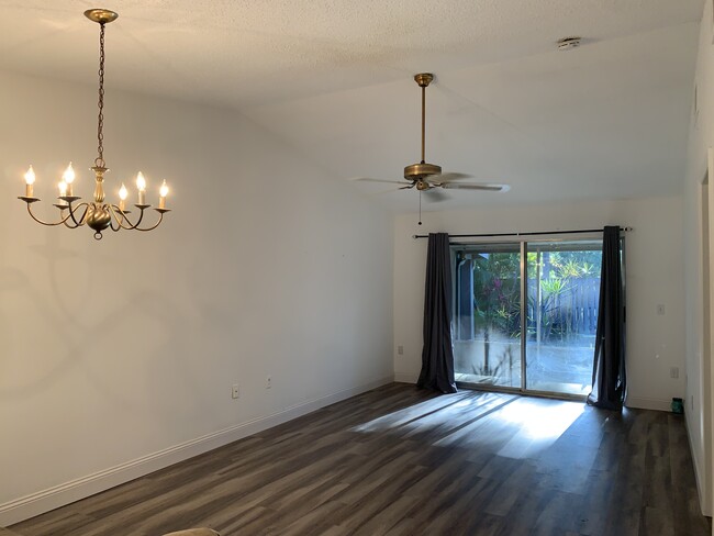 living room - 5310 Royal Palm Ave