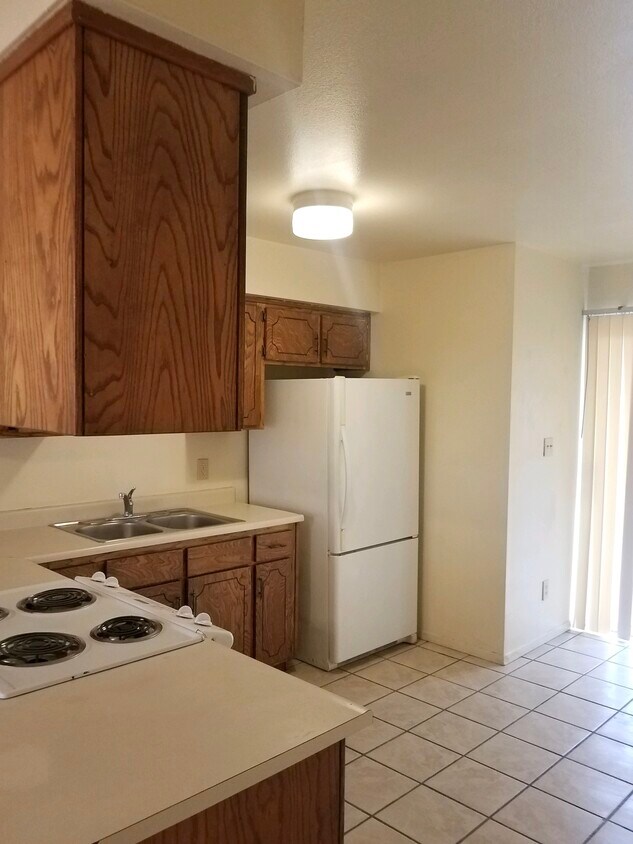 Primary Photo - 2138 S Walnut Ave