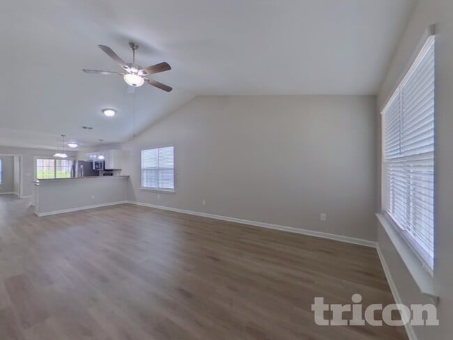 Building Photo - 158 Bonhomme Cir