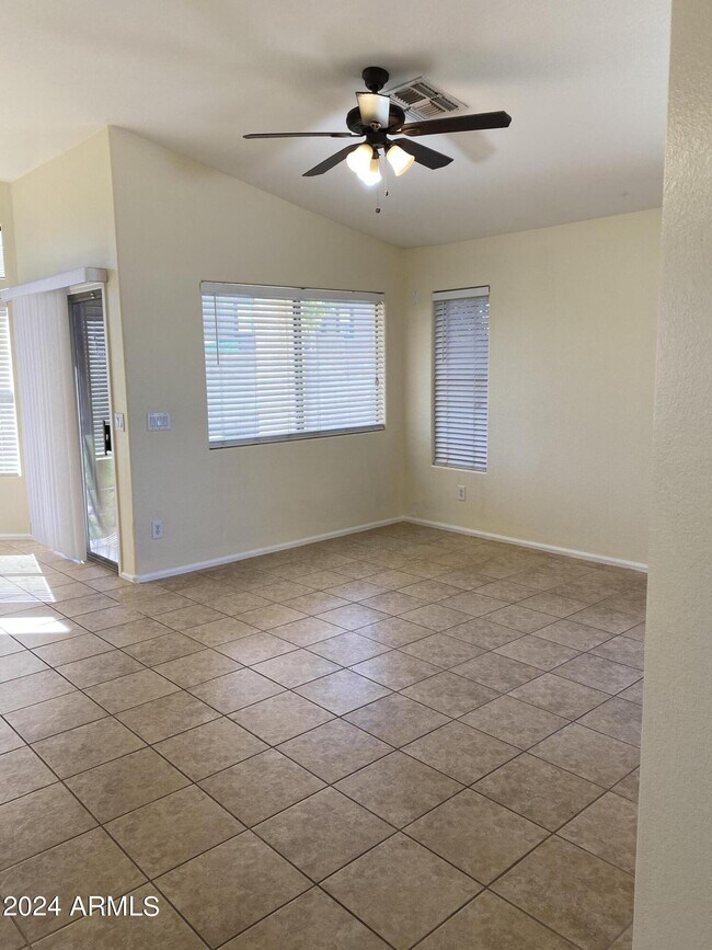 Foto del edificio - 11519 E Persimmon Ave
