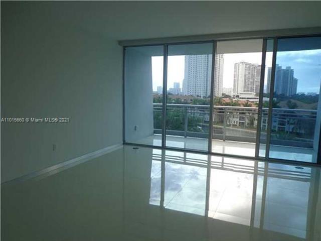 Foto del edificio - 2950 NE 188th St