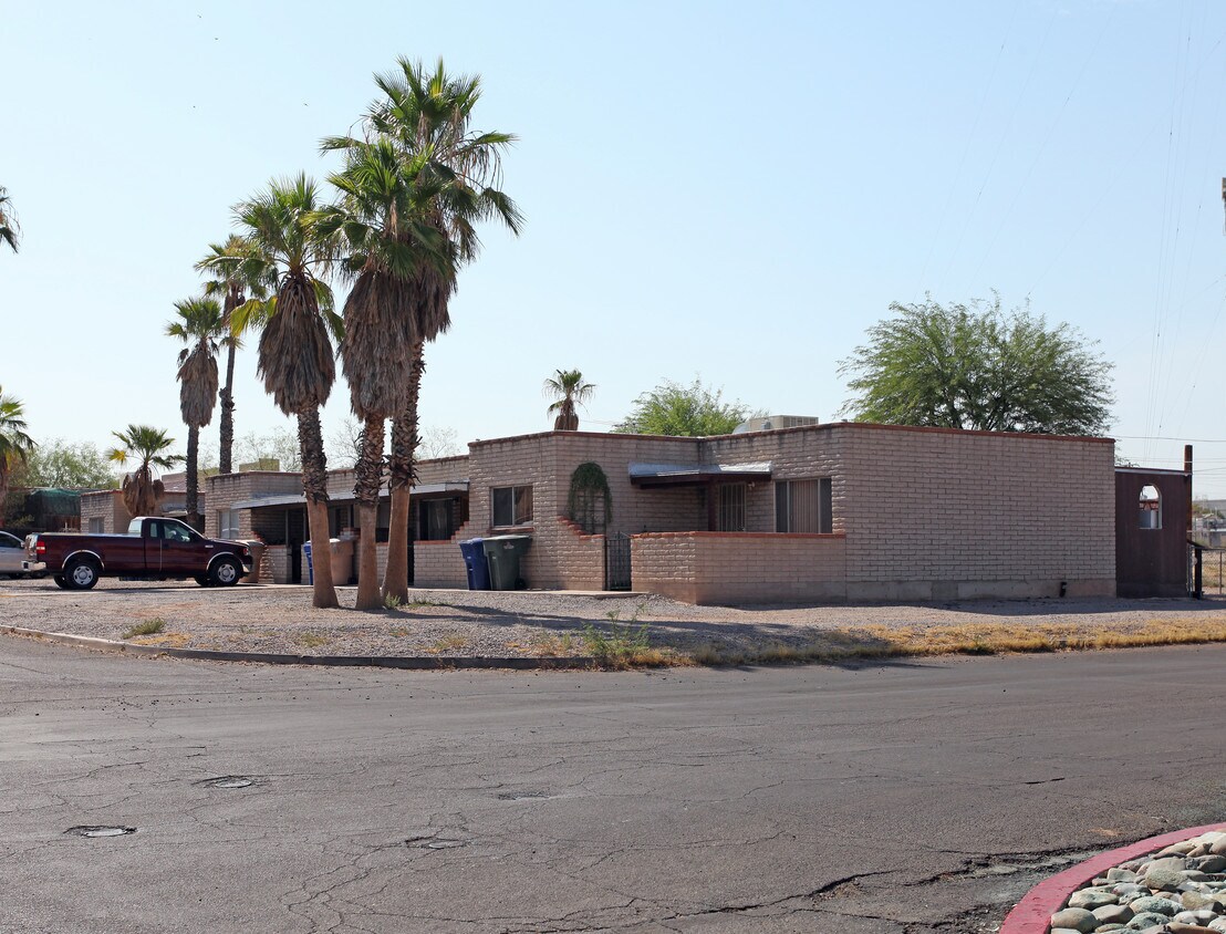 Primary Photo - 502-510 E Jacinto St
