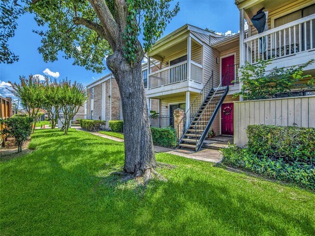 Foto del edificio - 2750 Holly Hall St