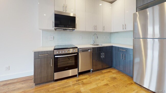 Foto del edificio - 138-28 Queens Blvd