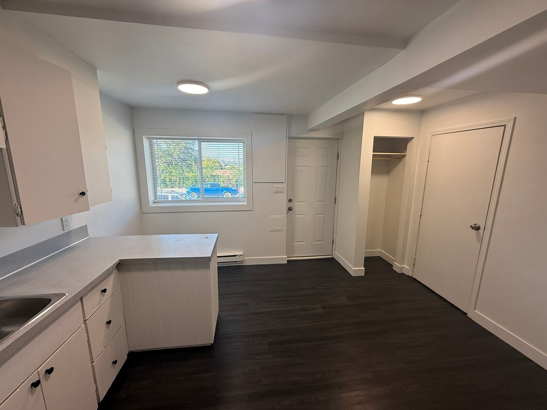 Photo principale - 1809-1833 33 St