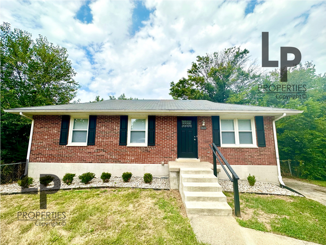 Building Photo - 3681 Claredon Dr