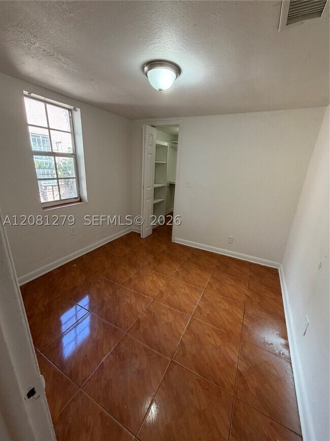 Foto del edificio - 9614 NW 5th Ave