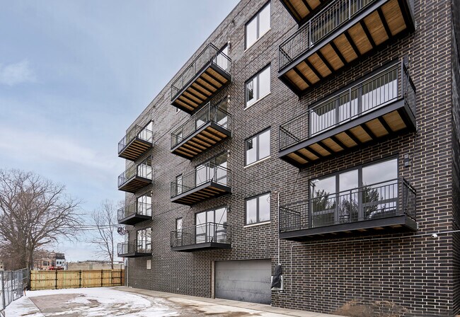 Foto del edificio - 503 E Pershing Rd
