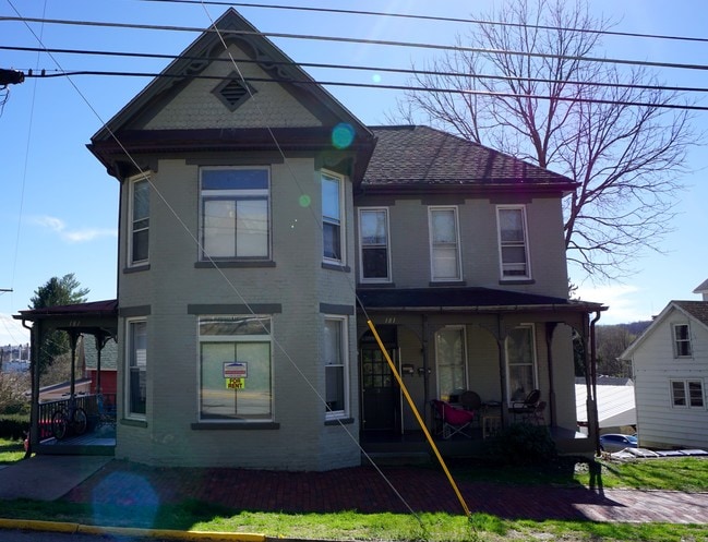 181 W. Washington St. - 181 W Washington St