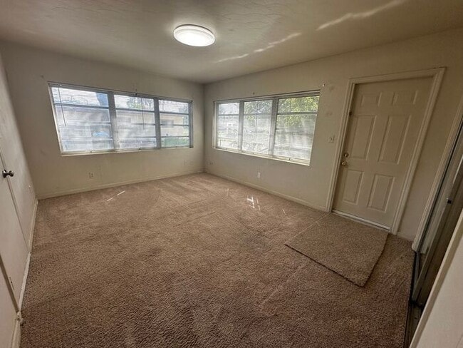Foto del edificio - Beautiful 3 bedroom, 2 bath home located i...